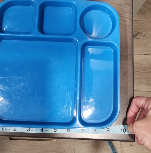 Set of FOUR Blue Plastic Compartment Plates - Picture 8 of 9